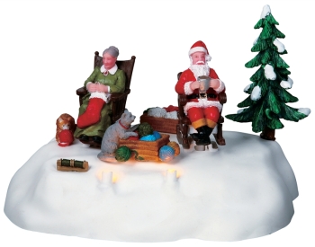 Knitting Christmas Stockings